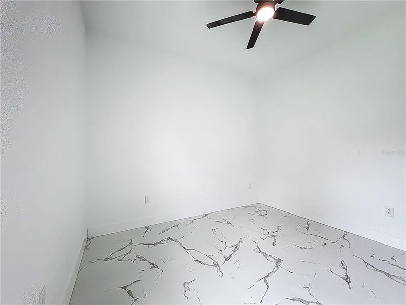 Spacious, unfurnished interior of a new home in , Plant City (Image 32).