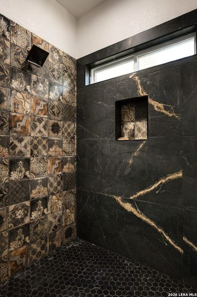 Close-up of interior finishes inside a home in , La Vernia (Image 24).