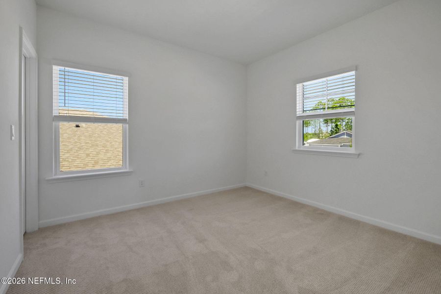 Spacious, unfurnished interior of a new home in Hyland Trail, Green Cove Springs (Image 18).