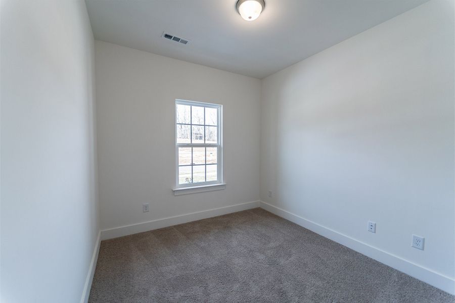 Spacious, unfurnished interior of a new home in Brush Creek, Fairview (Image 21).
