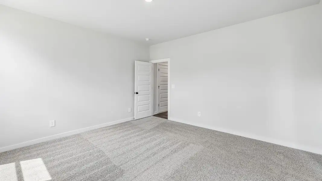 Spacious, unfurnished interior of a new home in Reserve at Hickory Ridge, Columbia (Image 40).