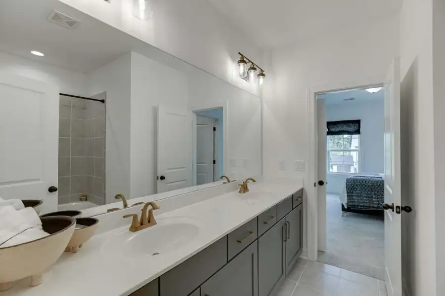 Cromwell Sample Secondary Bathroom Cromwell Sample Secondary Bathroom