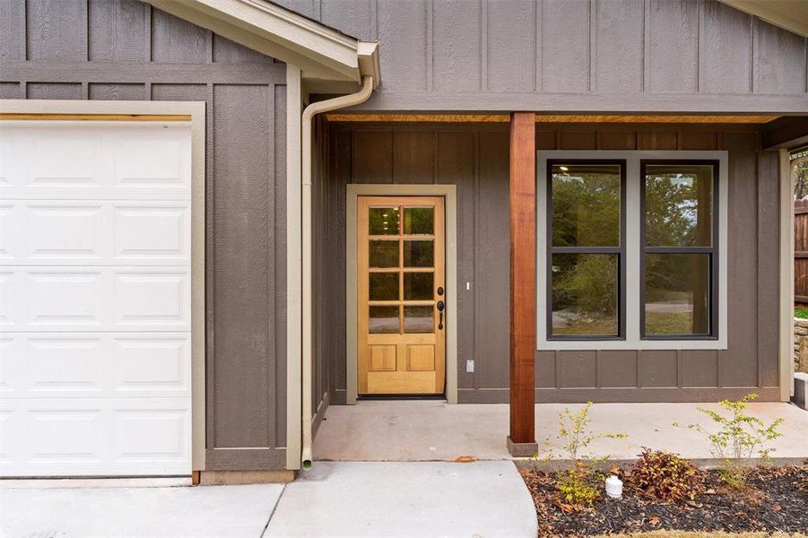 Exterior details and patio area of a home in , Granbury (Image 4).