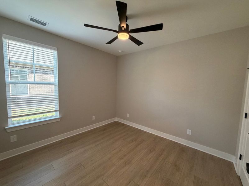 Spacious, unfurnished interior of a new home in Bluebird Hollow at Autumn Ridge, Spring Hill (Image 16).