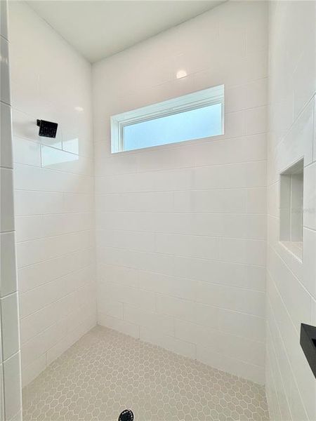 Spacious, unfurnished interior of a new home in , Gainesville (Image 43).