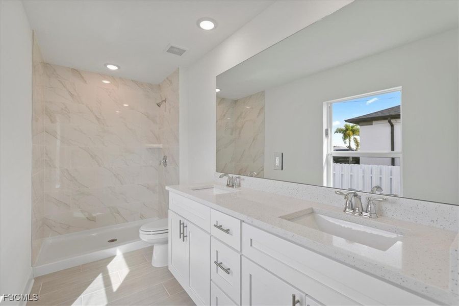 Furnished interior view inside a new home in Cape Coral, Cape Coral (Image 13).