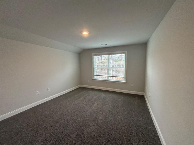 Spacious, unfurnished interior of a new home in Tuscany Hills, Douglasville (Image 13).