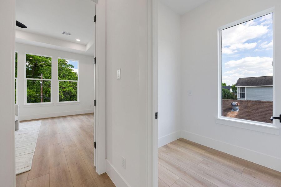 Spacious, unfurnished interior of a new home in , Houston (Image 21).