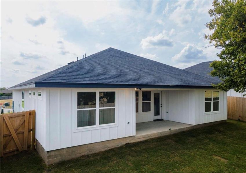 Exterior details and patio area of a home in , Belton (Image 4).