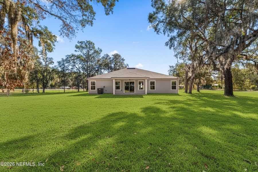 Exterior details and patio area of a home in , Middleburg (Image 3).