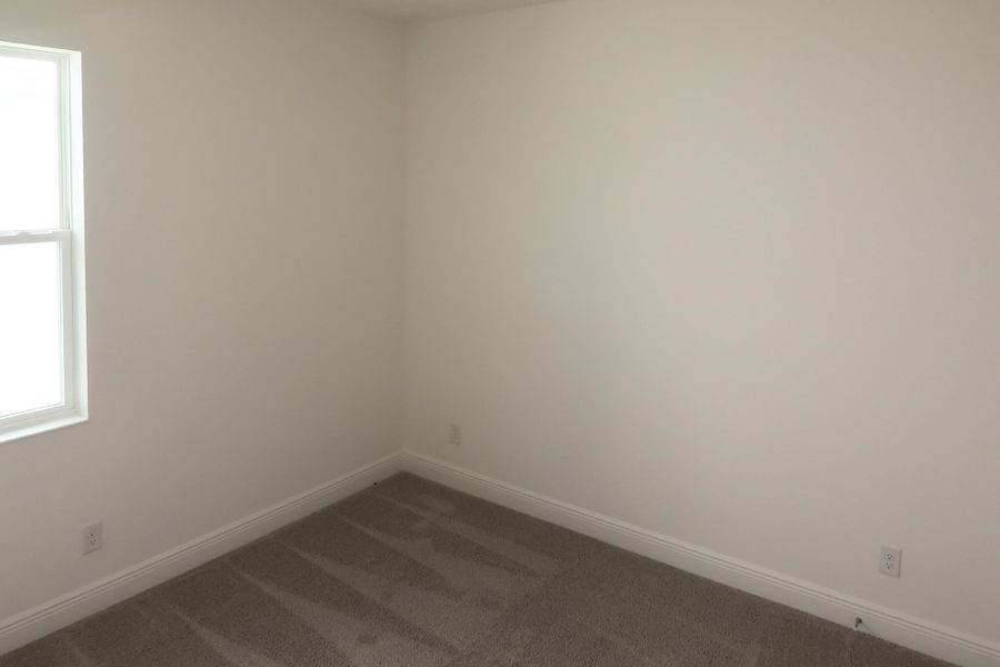 Spacious, unfurnished interior of a new home in Ridgeview, Clermont (Image 23).