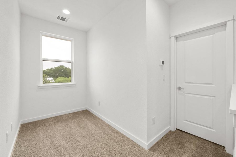 Spacious, unfurnished interior of a new home in , Buda (Image 24).