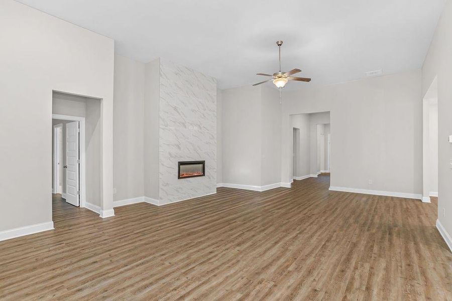 Spacious, unfurnished interior of a new home in , Haddock (Image 34).
