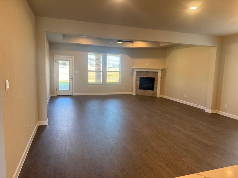 Spacious, unfurnished interior of a new home in Wellborn Settlement, College Station (Image 13).