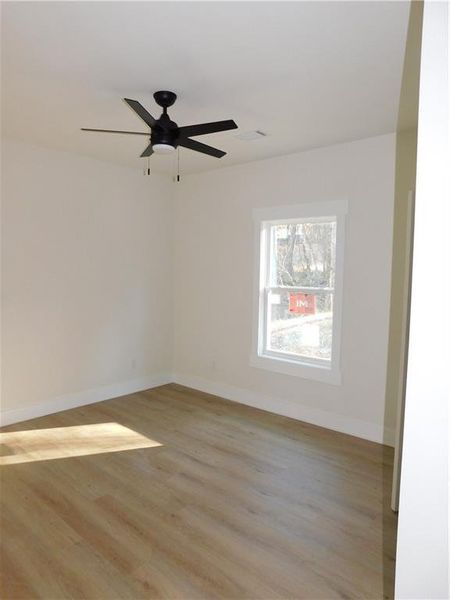 Spacious, unfurnished interior of a new home in , Dahlonega (Image 6).