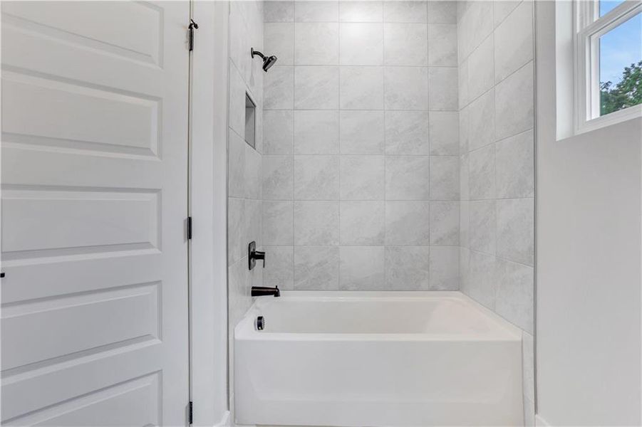 Close-up of interior finishes inside a home in Arbor West, Dawsonville (Image 18).