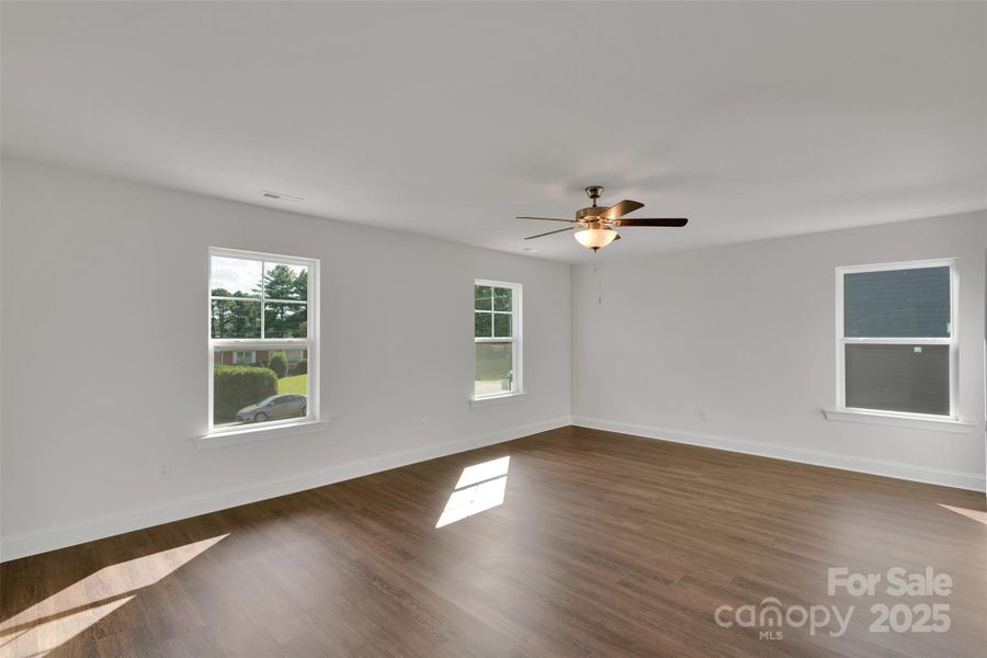 Spacious, unfurnished interior of a new home in , Lincolnton (Image 15).