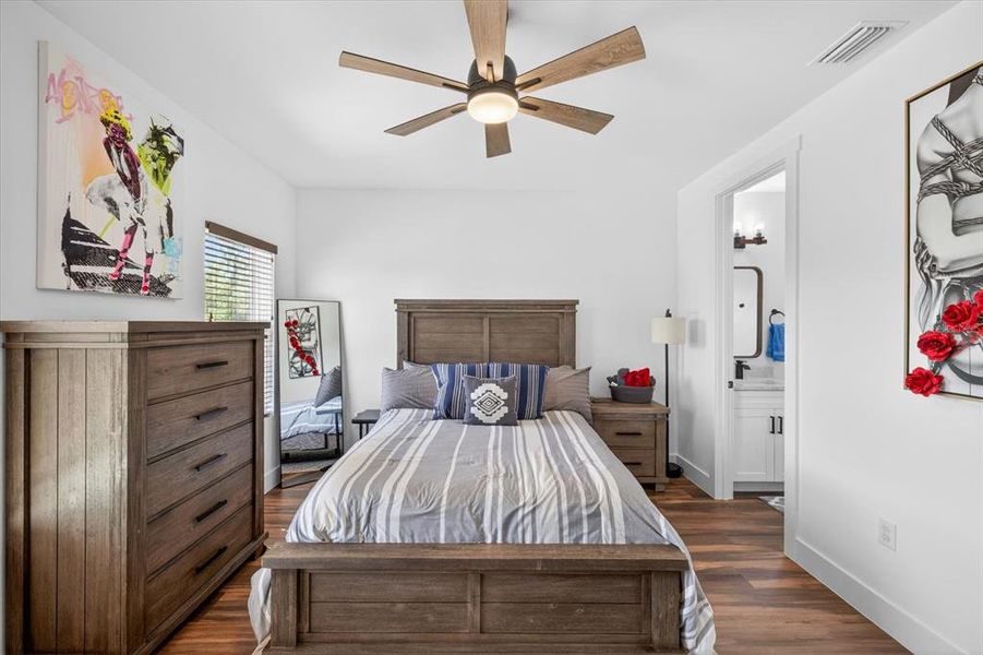 Furnished interior view inside a new home in , Tampa (Image 34).