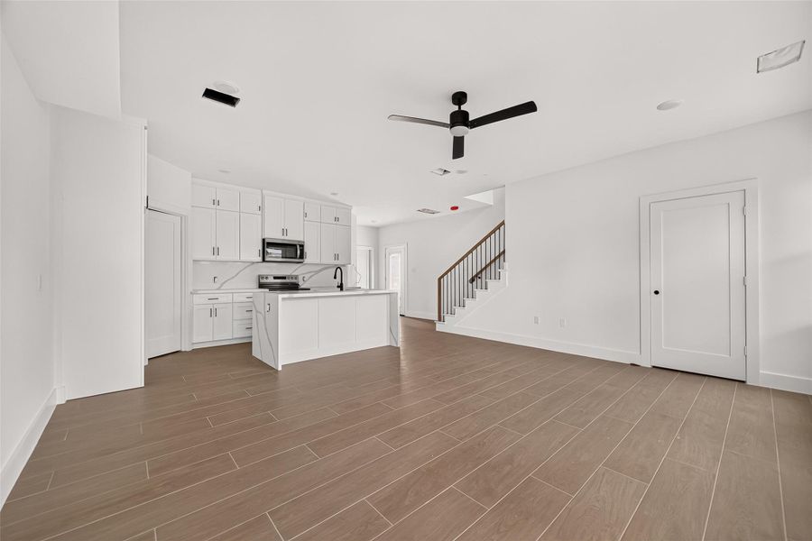 Spacious, unfurnished interior of a new home in , Spring (Image 24).