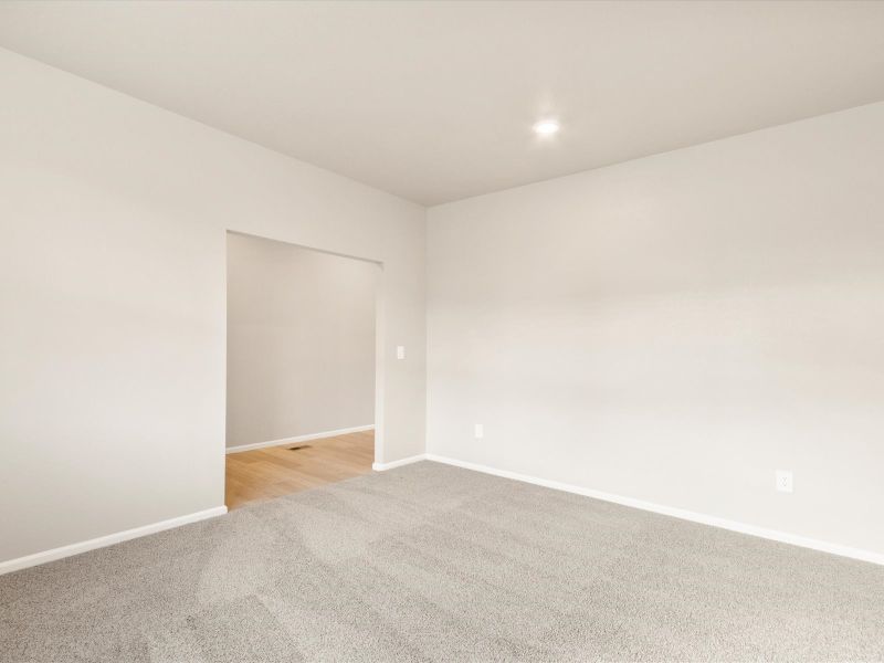 Spacious, unfurnished interior of a new home in Westgate, Greeley (Image 9).