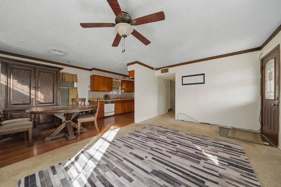 Furnished interior view inside a new home in , Grandview (Image 4).