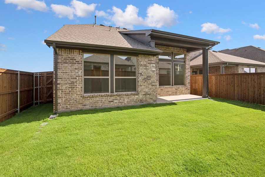 Front exterior of a new home in Creekshaw – Gardens, Royse City, TX, highlighting curb appeal (Image 2). Front exterior of a new home in Creekshaw – Gardens, Royse City, TX, highlighting curb appeal (Image 2).