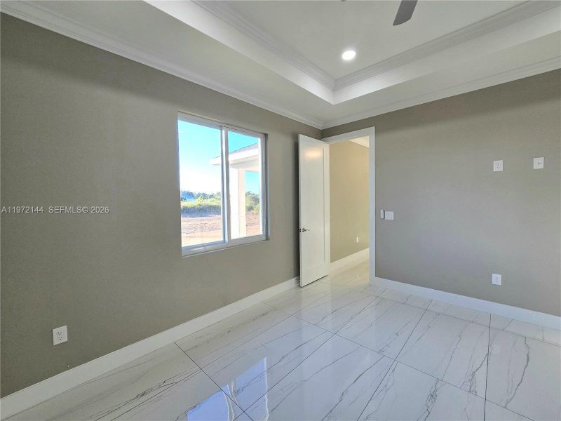Spacious, unfurnished interior of a new home in , Lehigh Acres (Image 15).