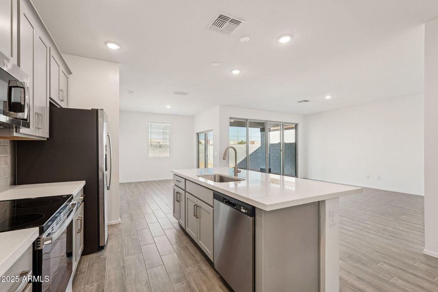 14-web-or-mls-W Bowker St-S1111-014