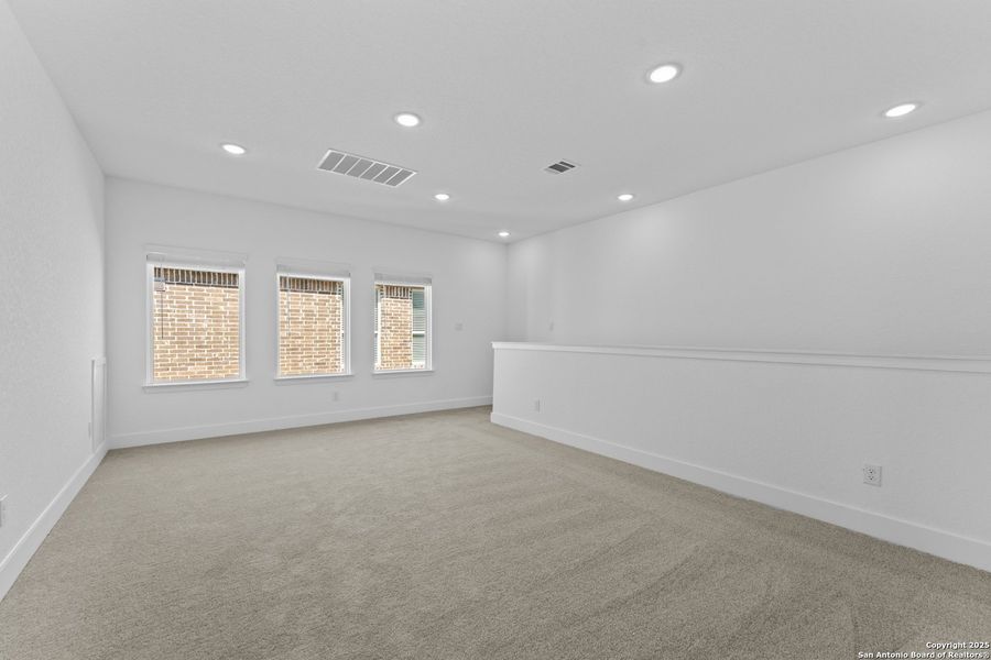 Spacious, unfurnished interior of a new home in , New Braunfels (Image 12).
