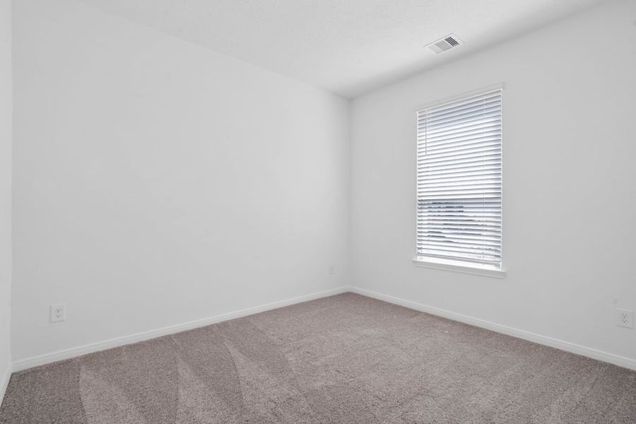 Spacious, unfurnished interior of a new home in Sagecrest Preserve, Conroe (Image 22).