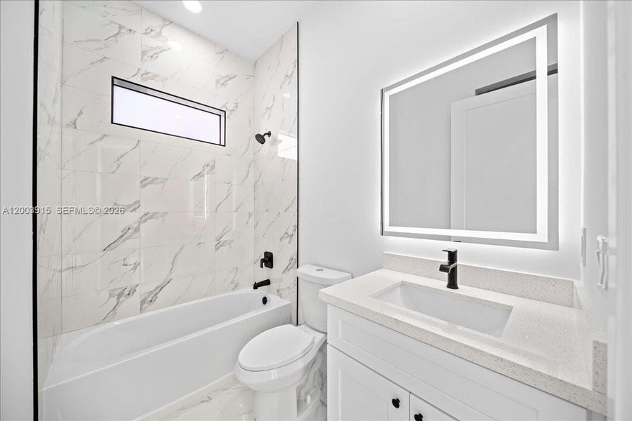 Furnished interior view inside a new home in , Cape Coral (Image 12).