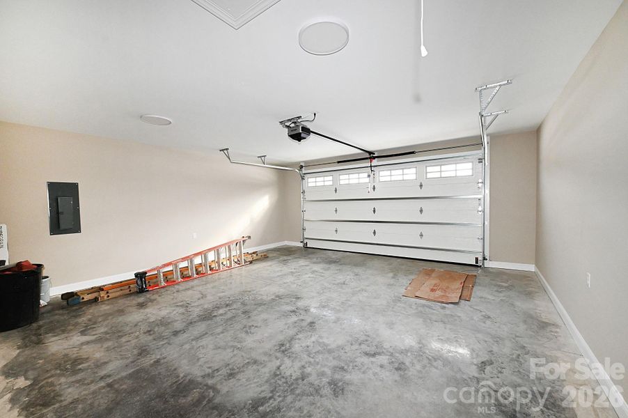 Spacious, unfurnished interior of a new home in , Hickory (Image 31).