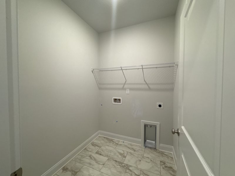 Spacious, unfurnished interior of a new home in Windsor, North Augusta (Image 16).