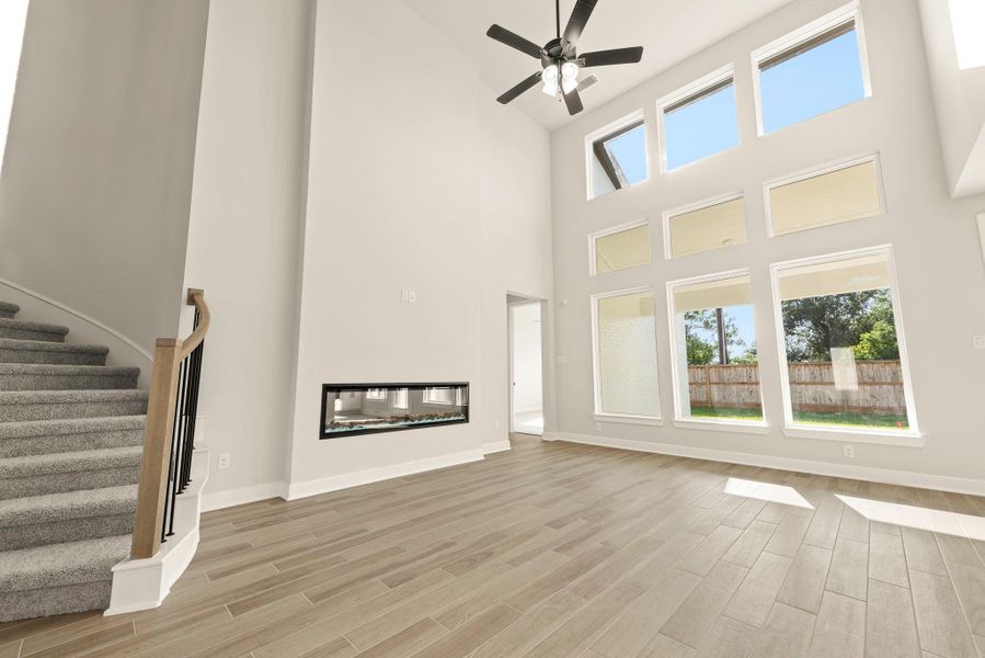 Representative image. Features, specifications, selections and colors may vary. Representative image. Features, specifications, selections and colors may vary.