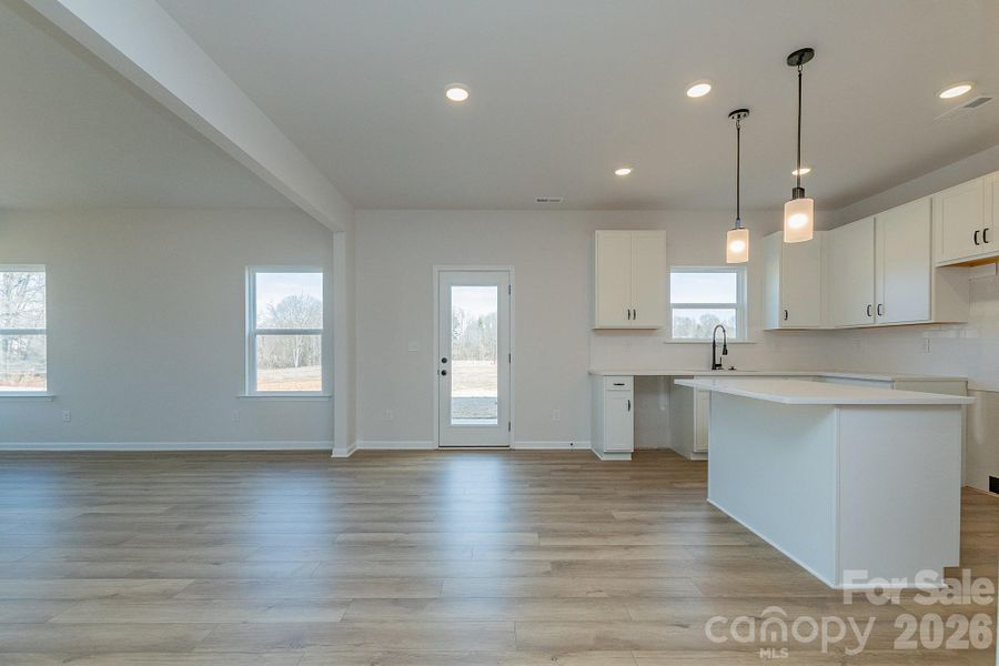 Spacious, unfurnished interior of a new home in Cedar Meadows, Monroe (Image 14).