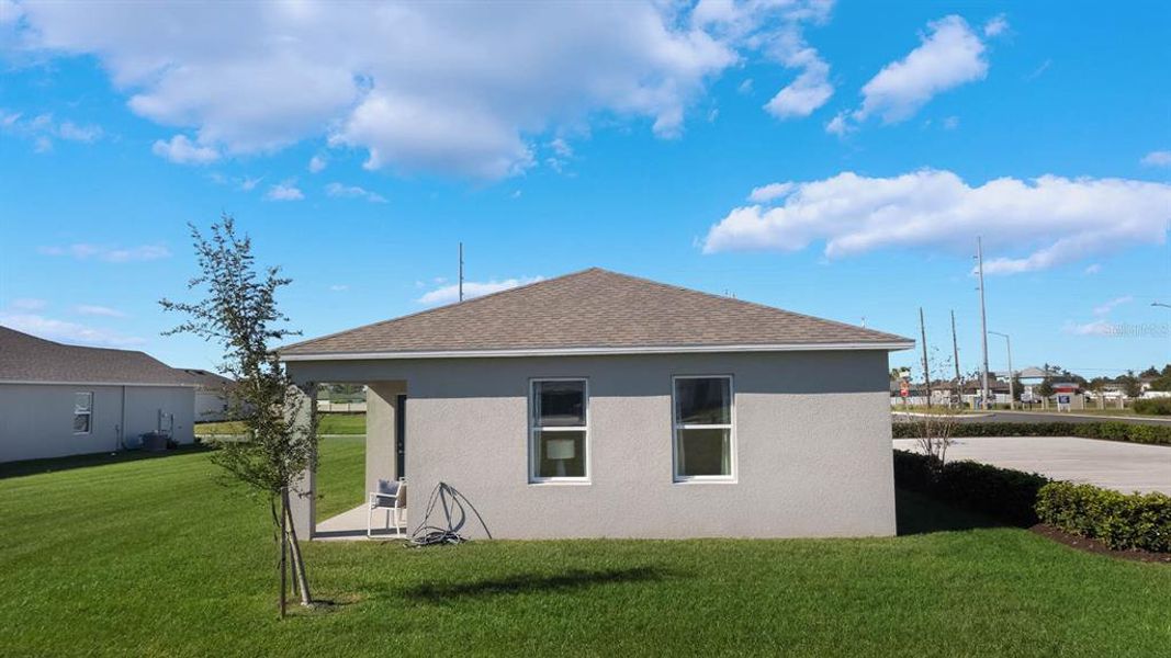 Exterior details and patio area of a home in Fox Branch, Lakeland (Image 2).