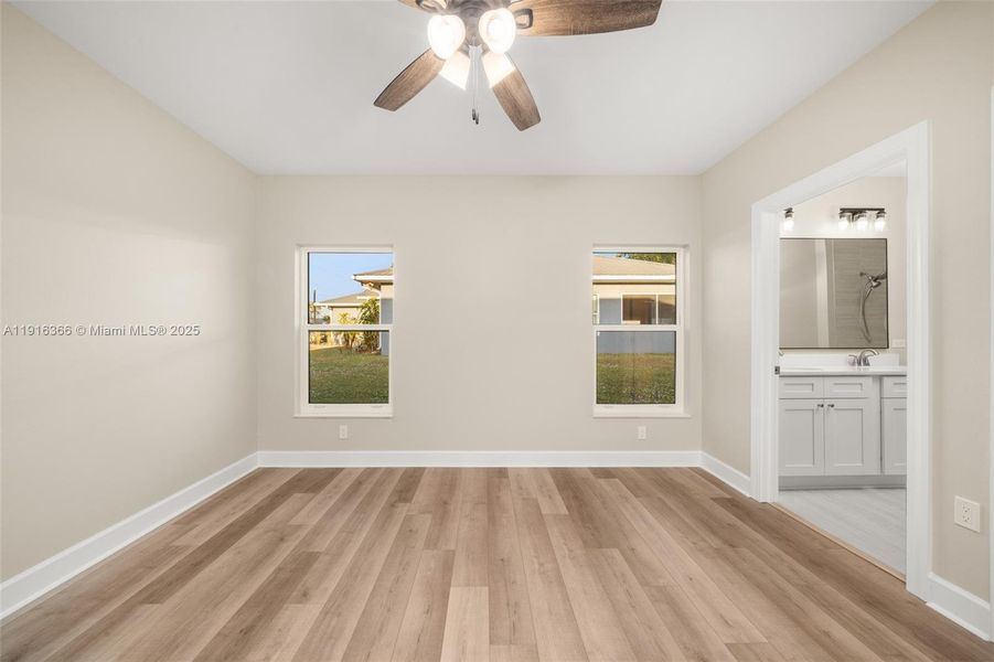 Spacious, unfurnished interior of a new home in , Sebring (Image 21).