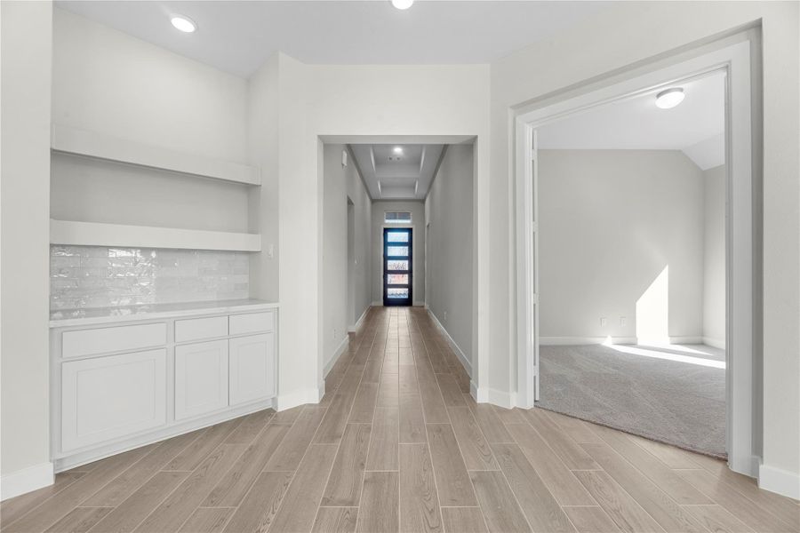 Representative image. Features, specifications, selections and colors may vary.