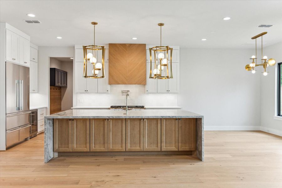 Furnished interior view inside a new home in Garden Oaks and Oak Forest, Houston (Image 28). Furnished interior view inside a new home in Garden Oaks and Oak Forest, Houston (Image 28).