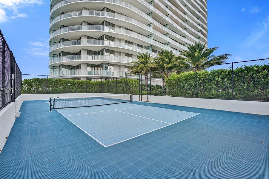 Condo located in North Miami, FL showcasing its design and architecture (Image 54).