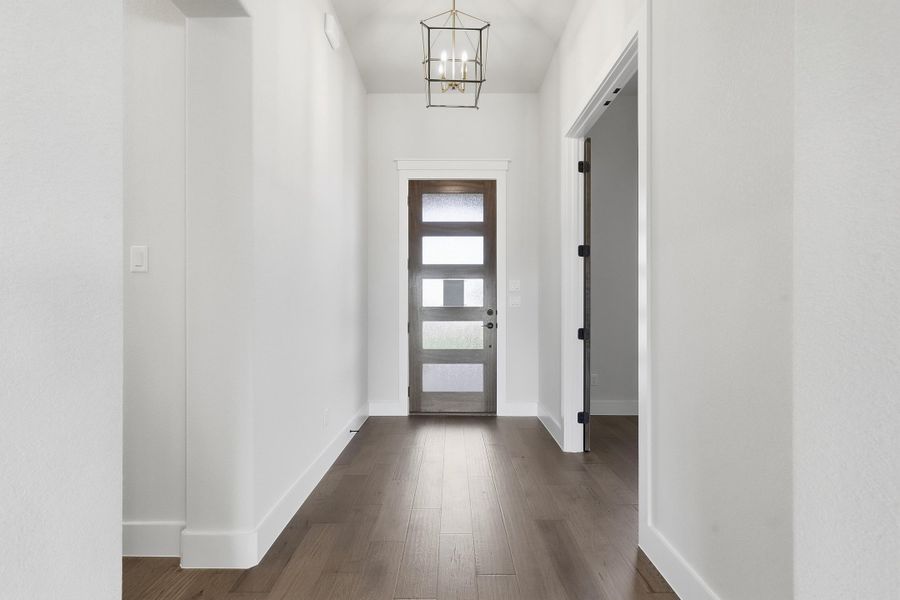 Spacious, unfurnished interior of a new home in Aledo Heights - Aledo ISD, Aledo (Image 16).