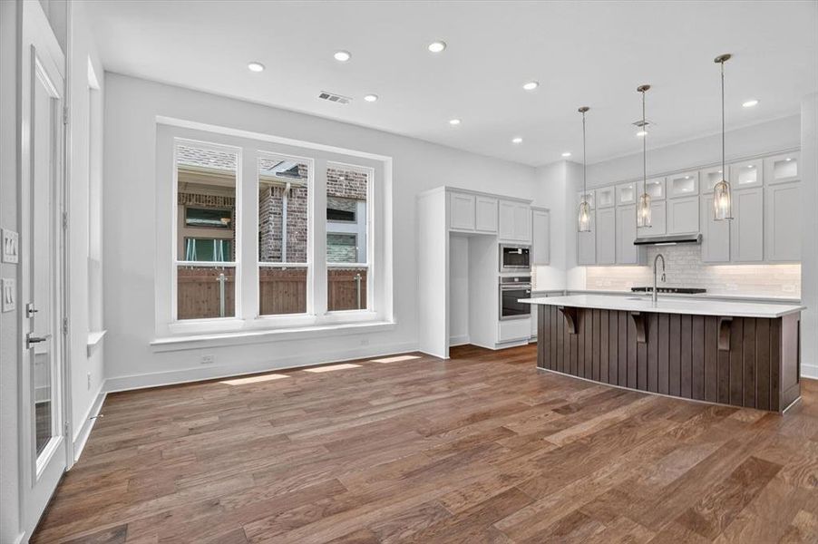 Spacious, unfurnished interior of a new home in Tavolo Park, Fort Worth (Image 24). Spacious, unfurnished interior of a new home in Tavolo Park, Fort Worth (Image 24).