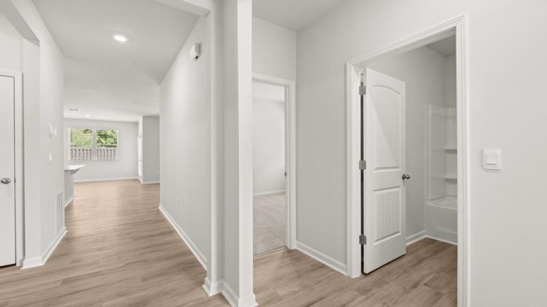 Spacious, unfurnished interior of a new home in Oaks at Cedar Grove, Fairburn (Image 13).