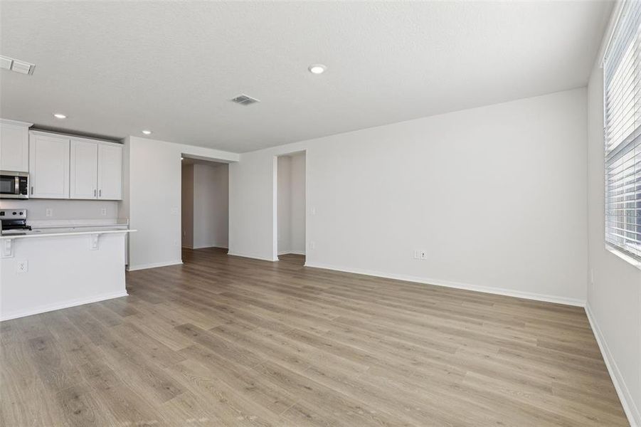 Spacious, unfurnished interior of a new home in Lake Deer Estates - Signature Series, Poinciana (Image 15).