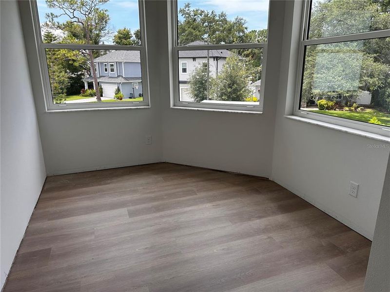 Spacious, unfurnished interior of a new home in , Tampa (Image 86).