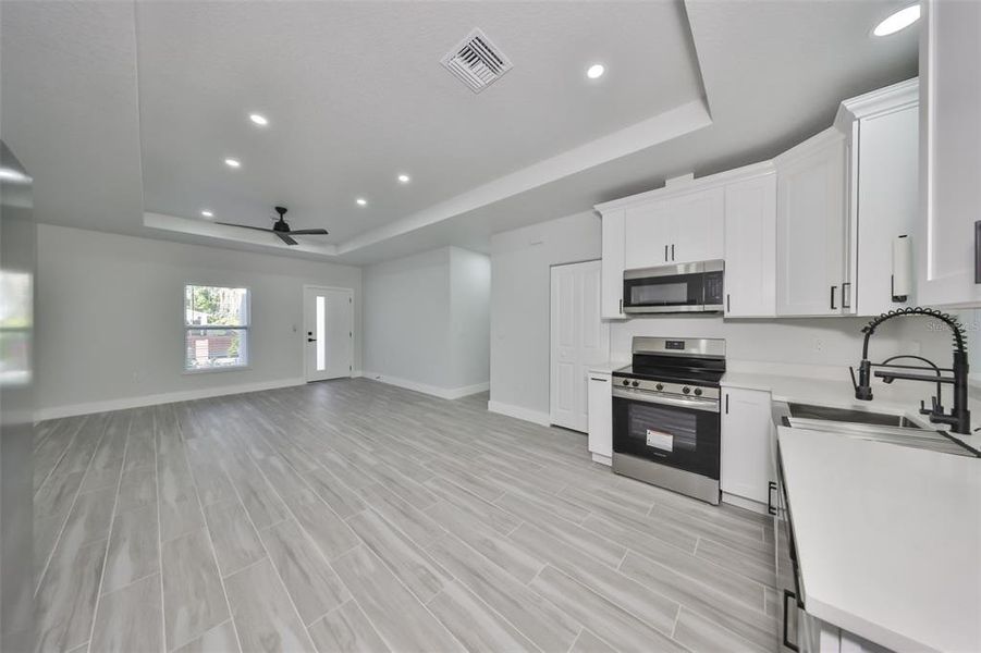 Spacious, unfurnished interior of a new home in , Tampa (Image 50). Spacious, unfurnished interior of a new home in , Tampa (Image 50).