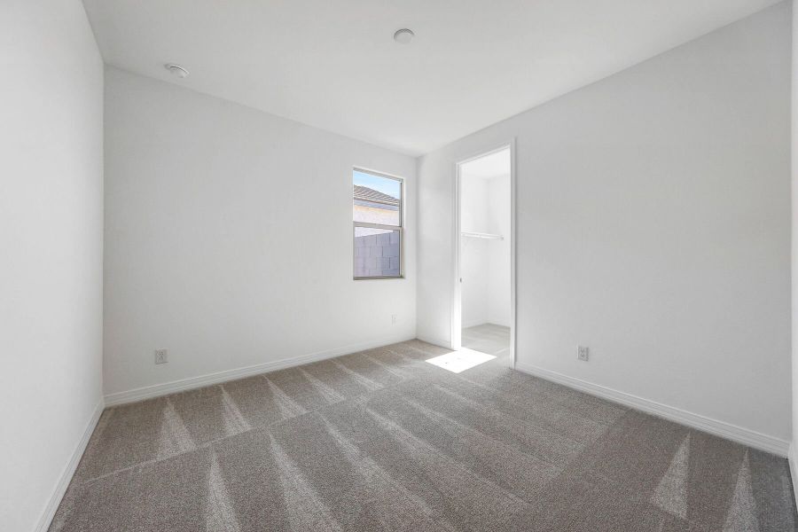 Spacious, unfurnished interior of a new home in Tierra Vistoso, Surprise (Image 14).