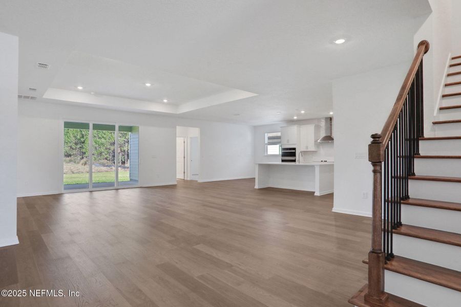 Spacious, unfurnished interior of a new home in Hyland Trail, Green Cove Springs (Image 21).