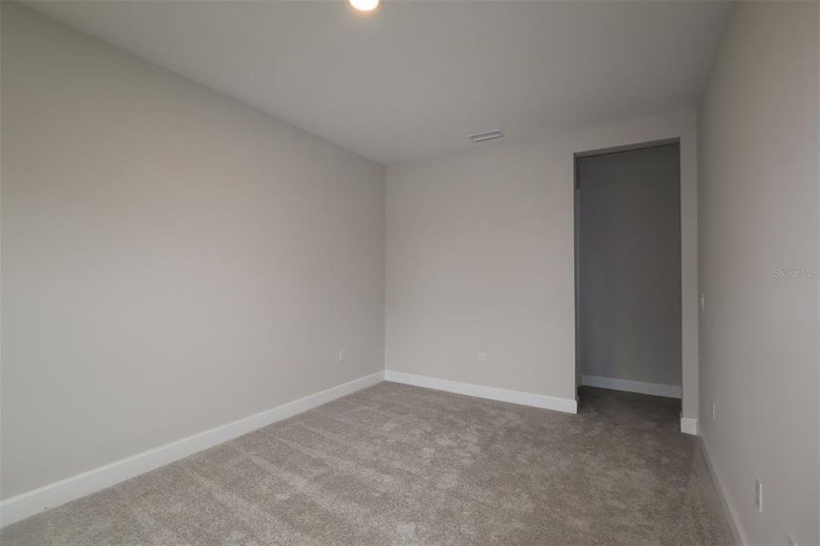 Spacious, unfurnished interior of a new home in Willow Run, Apopka (Image 22).