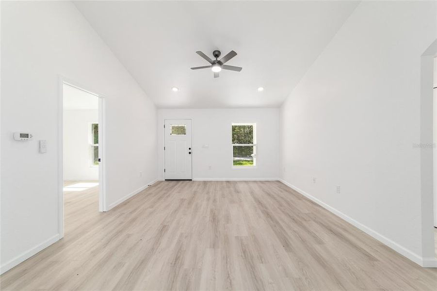 Spacious, unfurnished interior of a new home in , Ocala (Image 32).
